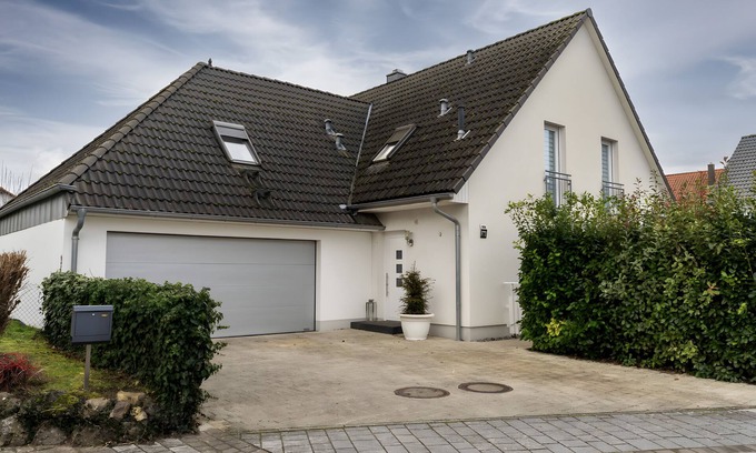 Eckartsweier Apartment | Apartment 'Tout Confort' with Private Terrace, Wi-Fi and Air Conditioning