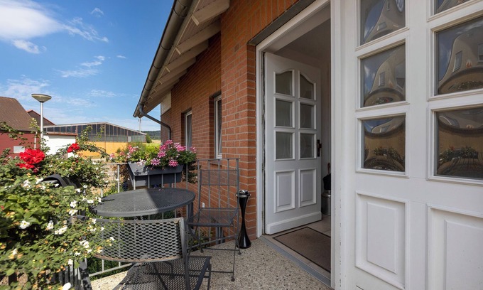 Itzum-Marienburg Apartment | Apartment 'Veith' with Wi-Fi