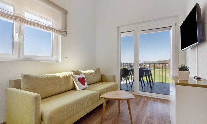 Herbolzheim Apartment | Apartment 'Vogesenblick' with Balcony and Wi-Fi