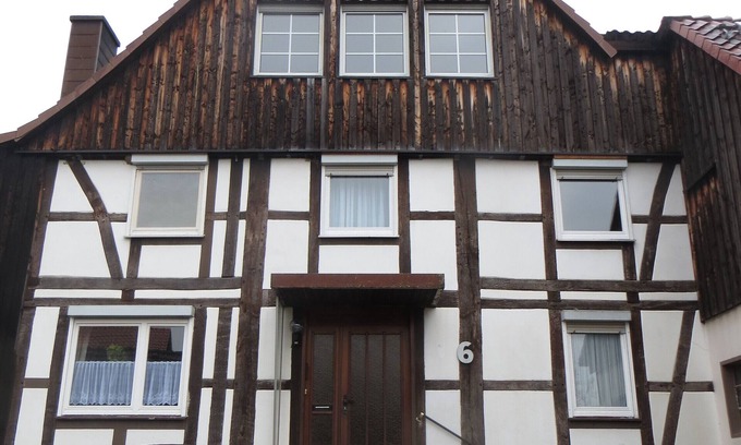 Aerzen Apartment | Apartment 'Waldblick' with Wi-Fi