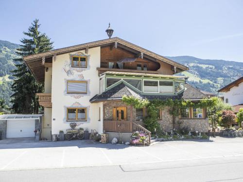 Aschau Im Zillertal Apartment | Apartment Weiher by Interhome