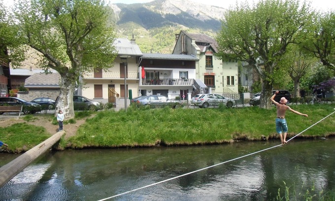 Le Bourg-d'Oisans Apartment | Apartment with closed bicycle storage and WIFI - Center of Bourg D'oisans