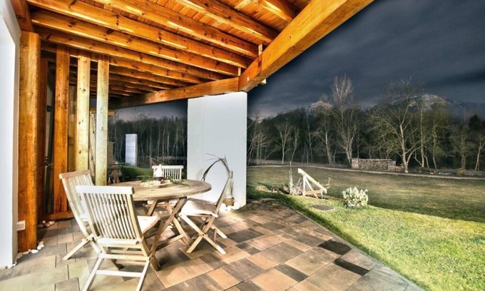 Visoko Apartment | Apartment with a garden view and terrace