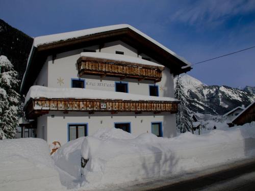 Bichlbach Apartment | Apartment with a shared sauna in Bichlbach