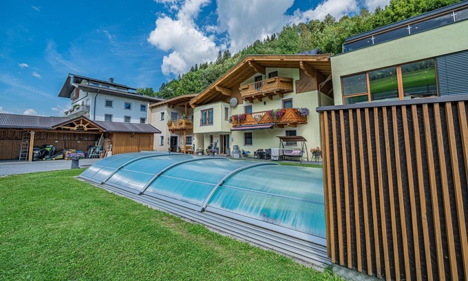 Stuhlfelden Apartment | Apartment with balcony and endless activities