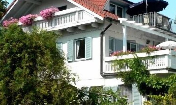 Donnerskirchen Apartment | Apartment with beautiful lake view and private terrace, in a southern region