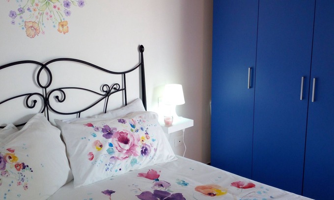 Viddalba House | Apartment with communal pool, garden and terrace overlooking the hills