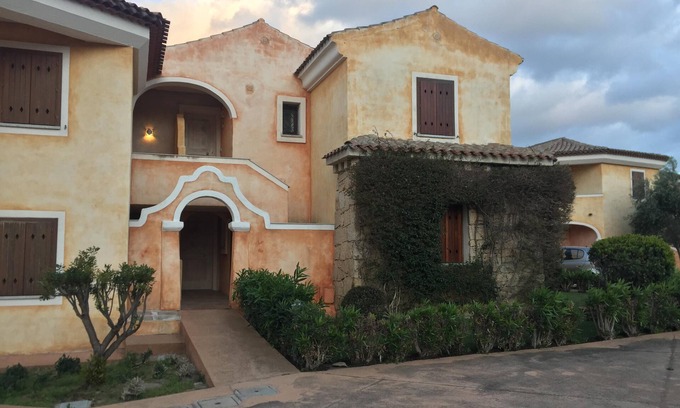 Cannigione Apartment | Apartment with garden Cannigione - I.U.N. T4142
