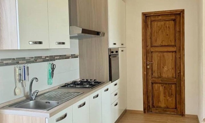 Alanno House | Apartment with garden
