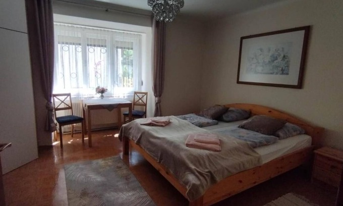 Murau Apartment | Apartment with garden use, parking, in the center of Murau, near the park.