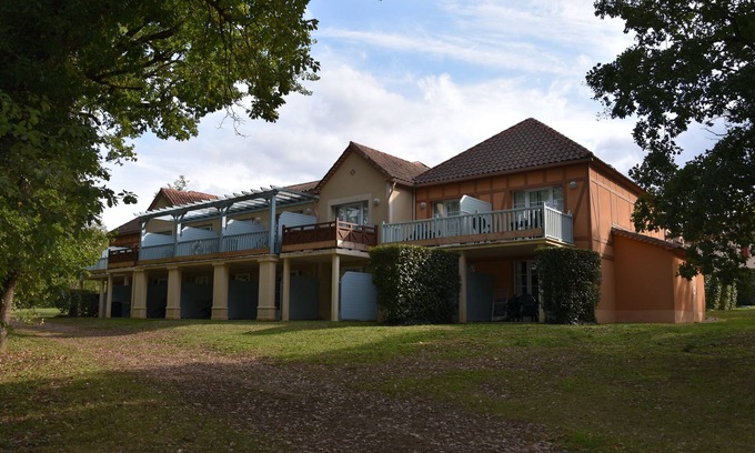 Monflanquin Apartment | Apartment with magnificent lake view