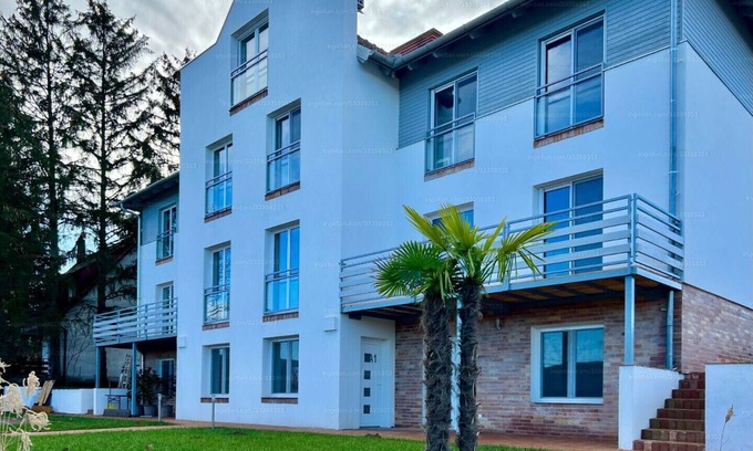 Orfu Resort | Apartment with panoramic lake view, sauna, close to hiking trails.