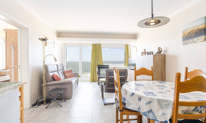 Middelkerke Apartment | Apartment with Pool & Parking