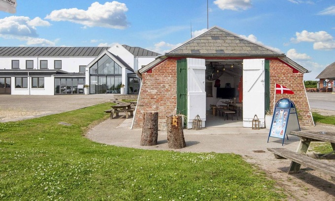 Vedersø Klit House | Apartment with shared kitchen in Vedersø