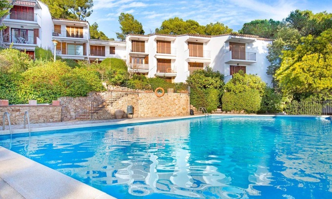 Llafranc Apartment | Apartment with shared pool for 4 people
