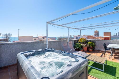 El Vendrell Apartment | Apartment with spa and bbq