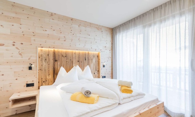 Villnoss Apartment | Apartment with spacious balcony and wonderful view.