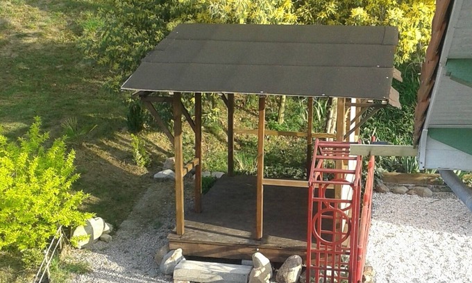 Exideuil Apartment | Apartment with terrace in a large wooded property on the banks of the Vienne