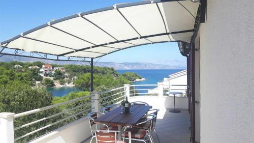 Cove Basina (Jelsa) Apartment | Apartment With the Sea View