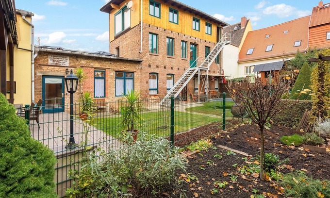 Naumburg Apartment | Apartment with two completely separate units, terrace and garden