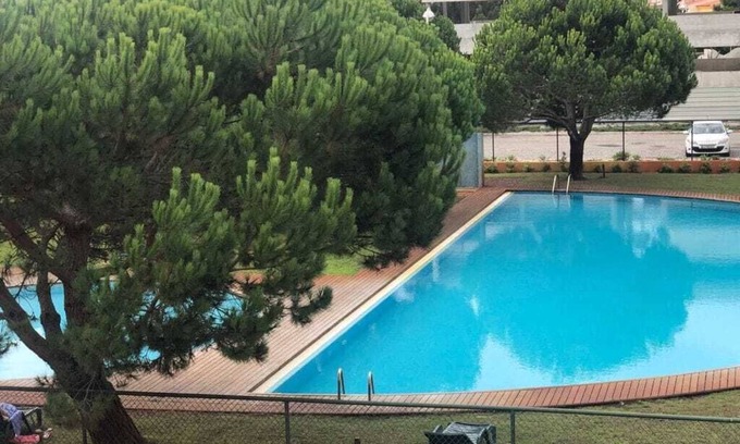 Furadouro Apartment | Apartment with view and pool access 900 meters from the beach