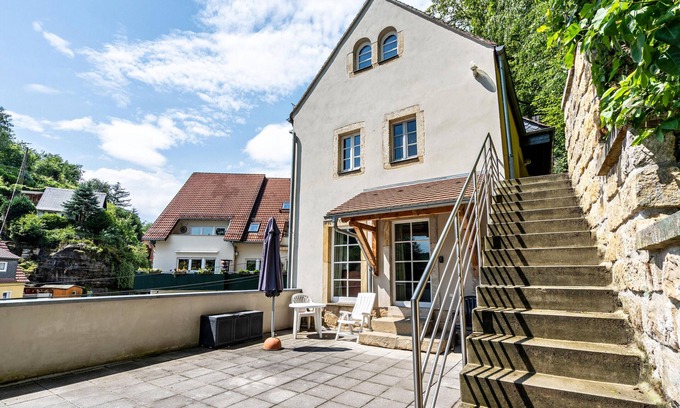 Stadt Wehlen Apartment | Apartment 'Wohnung Auf Dem Buschholz' with Mountain View, Private Terrace and Wi-Fi