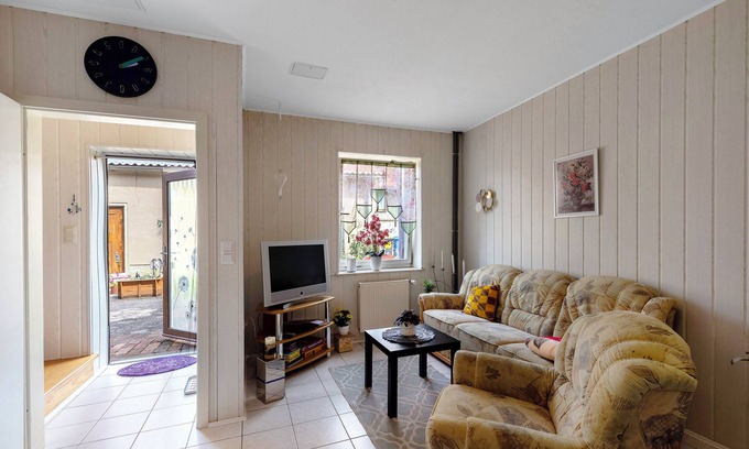 Querfurt Apartment | Apartment 'Wohnung Im Hinterhof' with Private Garden and Wi-Fi