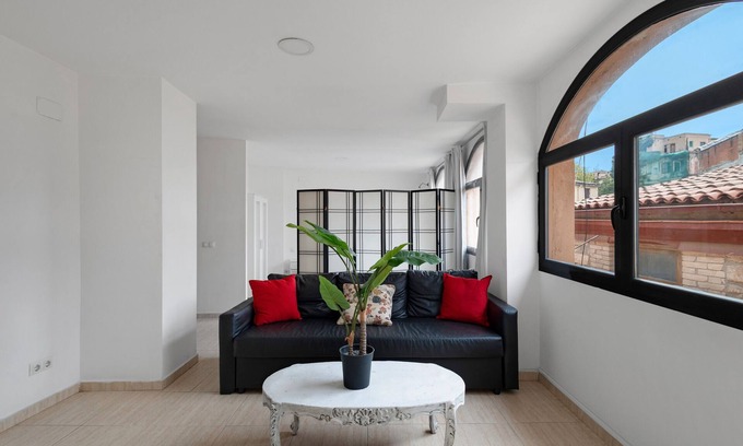 Centre Historic de Manresa Apartment | Apartment 'Wonderful Center Manresa' with Private Terrace, Wi-Fi and Air Conditioning