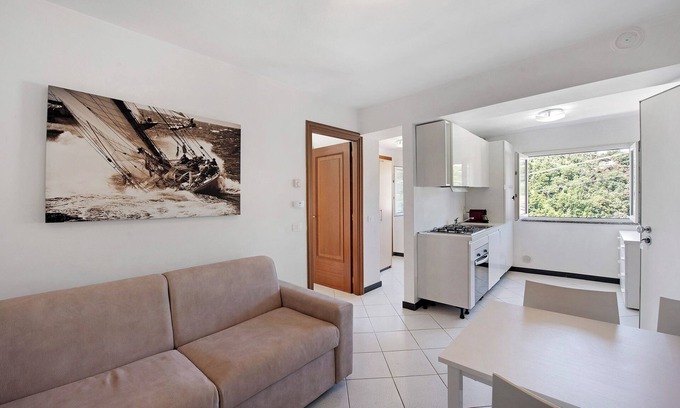 Celle Ligure Apartment | Apartment 'Zafferano Suites - Origano' with Sea View, Shared Garden and Wi-Fi