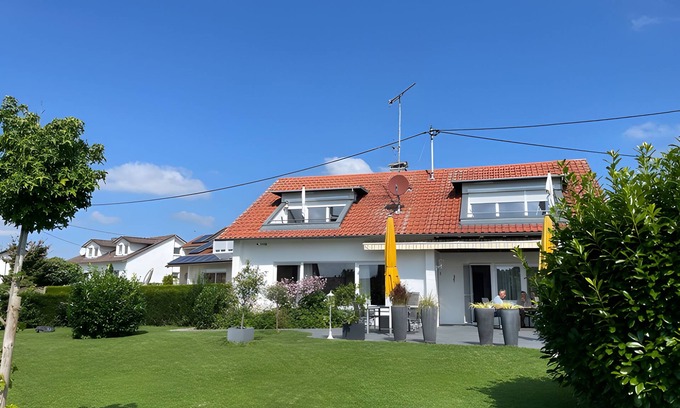 Bad Waldsee Apartment | Apartment 'Zahn' with Shared Terrace, Shared Garden and Wi-Fi