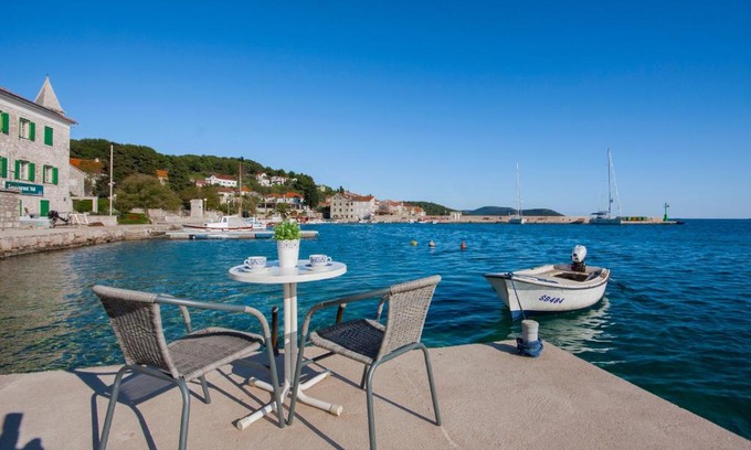 Prvic Luka Apartment | Apartment Zana