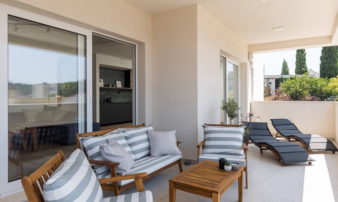 Gruz Apartment | Apartments aMare - Three Bedroom Apartment with Balcony and Sea View