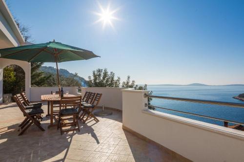 Vinisce Apartment | Apartments Amavi