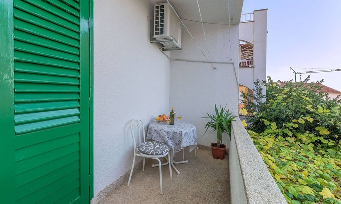 Bidol Apartment | Apartments and Room Nevenka (37001-A1) - Makarska