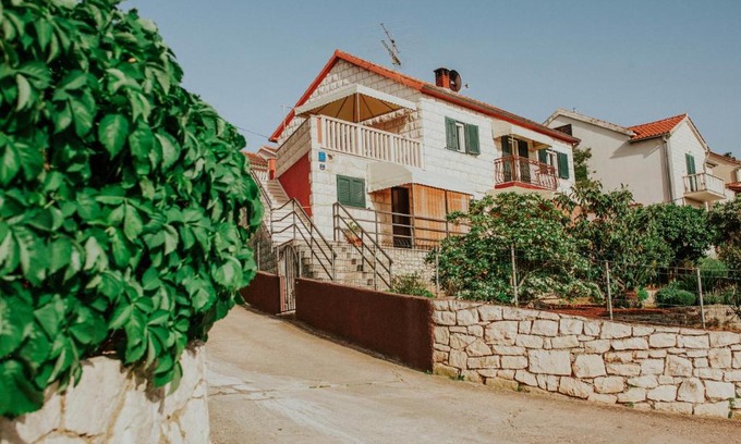 Splitska Apartment | Apartments Doulos