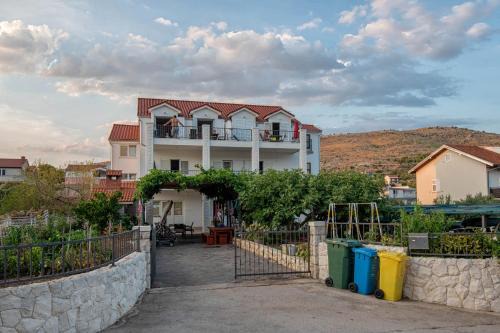 Grebastica Apartment | Apartments for families with children Grebastica, Sibenik - 477