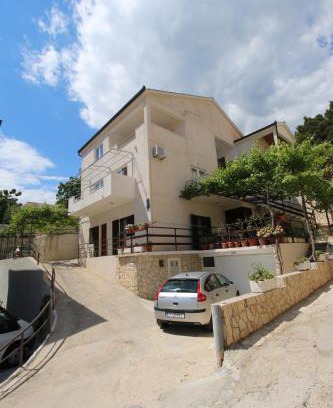 Ruskamen Apartment | Apartments PIVAC - Lokva Rogoznica