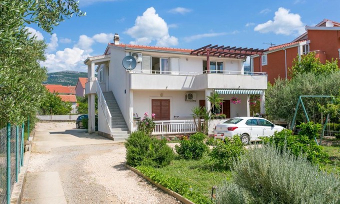 Kastel Stafilic Apartment | Apartments with parking space Kastel Stafilic, Kastela - 20843