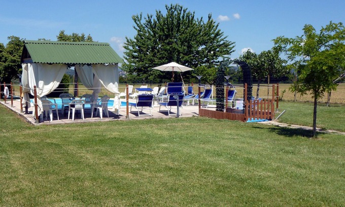Torgiano Apartment | Apartments with swimming pool near Assisi. WIFI, organic garden and complimentary wine.