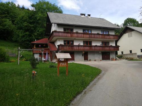 Cerklje na Gorenjskem Apartment | Apatmaji Pika 2