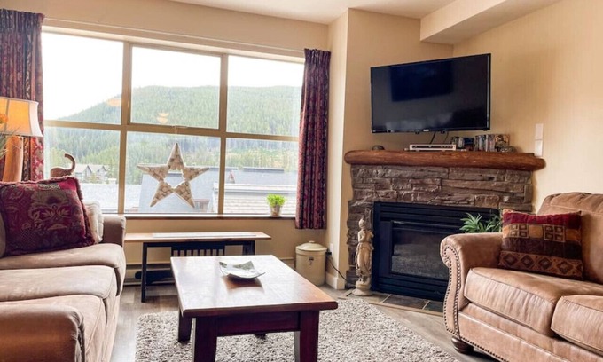 Okanagan-Similkameen Cabin | Apex Mountain ~ Belle Apres Studio 314 ~ Best location on the hill