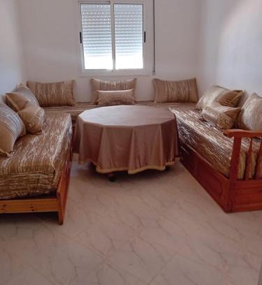 Al Hoceima Apartment | App met uitzicht op de bergen en zee