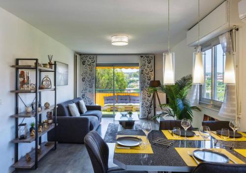 Antibes Apartment | Appart 2 ch Vue Mer & Montagne, Terrasse, Parking