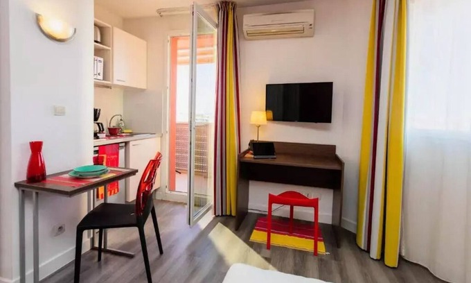 Clemenceau Apartment | Appart'Hotel Sea & Golf City Perpignan Center* - Comfort Double Studio 1 or 2 people Balcony