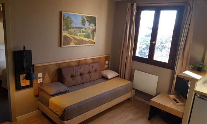 Ennezat Apartment | Appart. Tilleul (2 bedrooms)