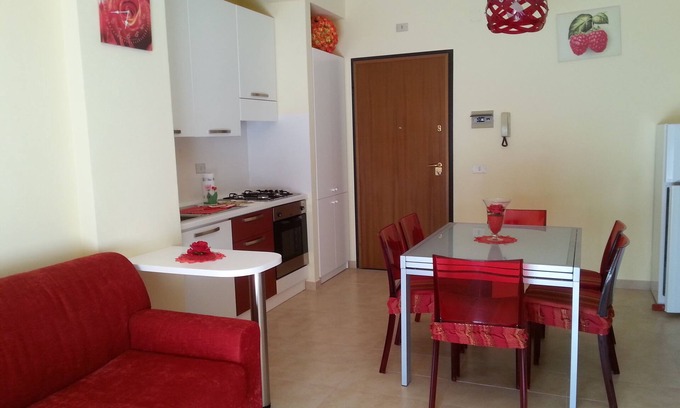 San Tommaso Tre Archi Apartment | Appartamento Prima Fila Mare