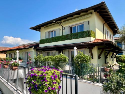 Cisano Apartment | Appartamenti Rossini