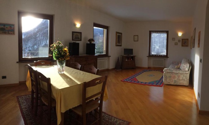 Asso Apartment | Appartamento Al Canelino - Como Lake and Mountains