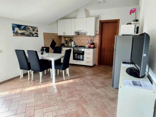 Lake Bracciano Apartment | Appartamento la casa di Mary Anguillara Sabazia-Lago,Relax e Roma a portata di treno