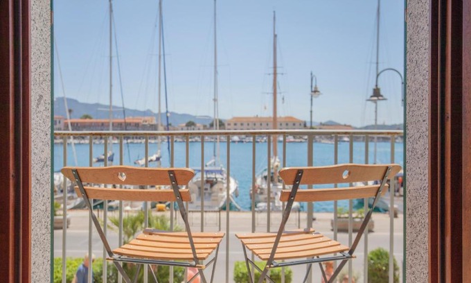 Portoferraio Old Town House | Appartamento Lungomare - HelloElba